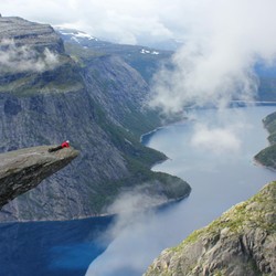 excursion-de-trekking-a-la-trolltunga-noruega_32131