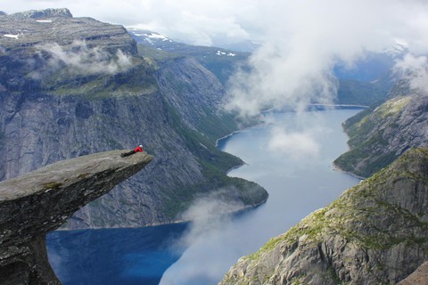 excursion-de-trekking-a-la-trolltunga-noruega_32131